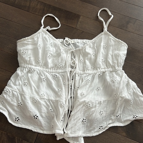 Front tie top - Picture 2 of 4